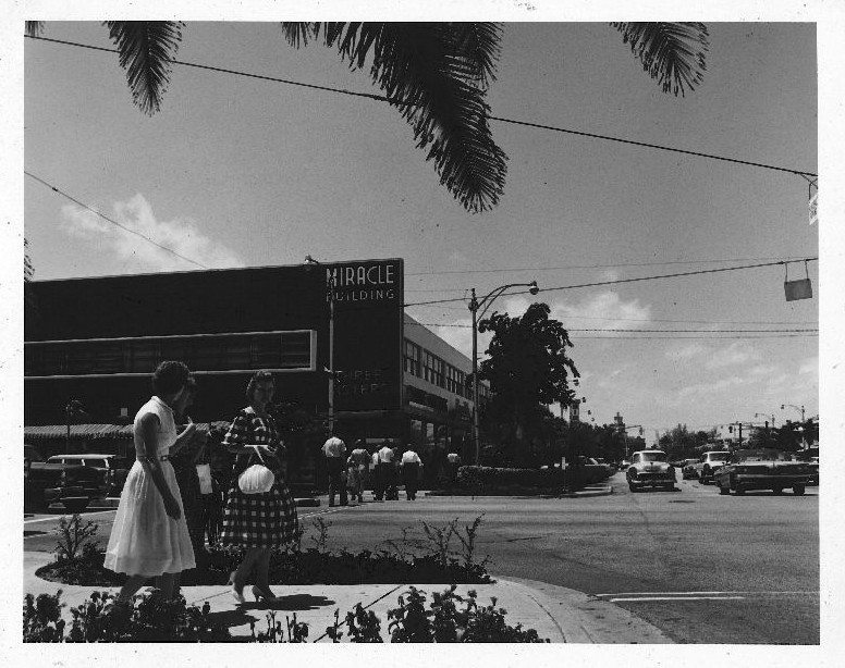 Intersection of Ponce de Leon Blvd and Miracle Mile, 1952