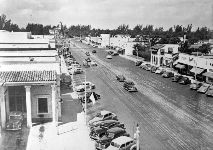 View of Miracle Mile looking west from Ponce de Leon Blvd., 1940. Courtesy of HistoryMiami Museum, Miami News Collection, 1989-011-4174.